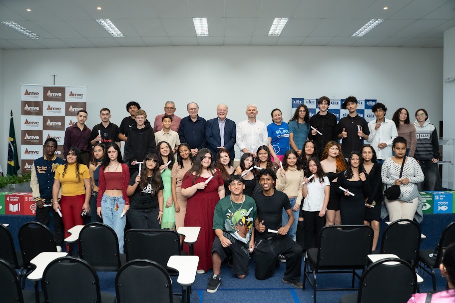 Programa de Iniciação ao Trabalho se aproxima de 10 mil jovens formados em Blumenau