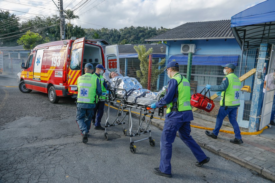 CEI Thiago Anzini realiza simulado de evacuação em Blumenau
