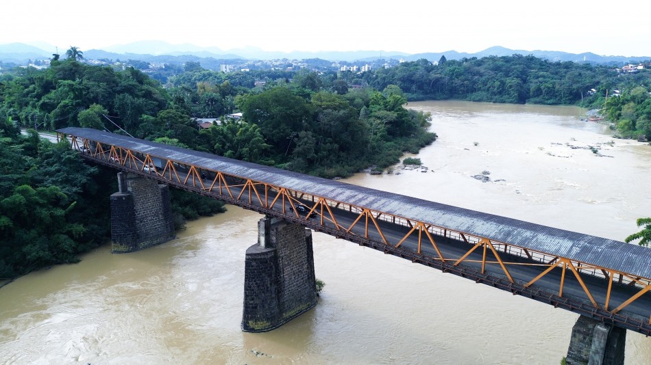 Ponte do Salto recebe pintura e entra na reta final da reforma