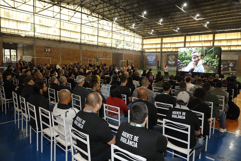 Agentes de vigilância escolar recebem capacitação com foco em segurança e prevenção