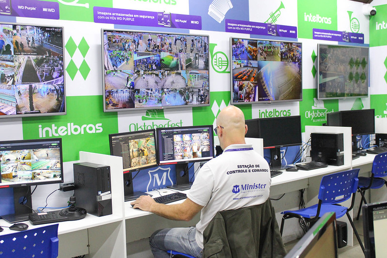 Segurança reforçada garante tranquilidade aos visitantes da 41ª Oktoberfest Blumenau