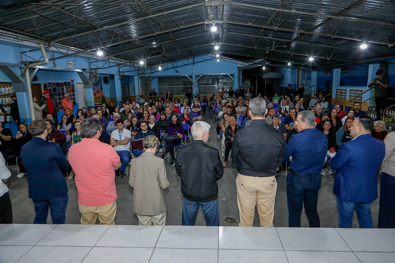 Após quase 40 anos, 260 famílias da Vila Bromberg e Vila Feliz recebem matrículas dos imóveis em Blumenau