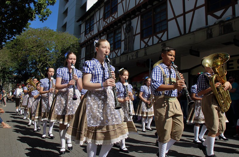 Seletiva define 22 bandas escolares para os desfiles da Oktoberfest