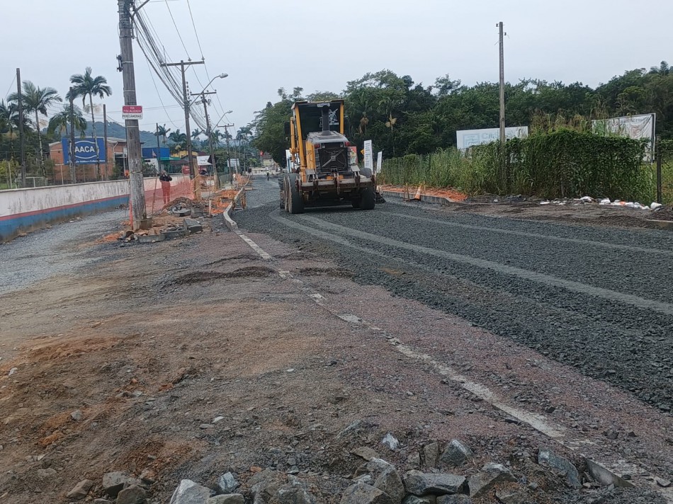 Obras na Rua Guilherme Scharf chegam à etapa de pavimentação