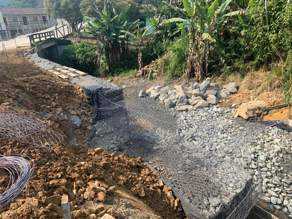 Cerca de 120 famílias serão beneficiadas com obra de contenção no Morro do Arthur