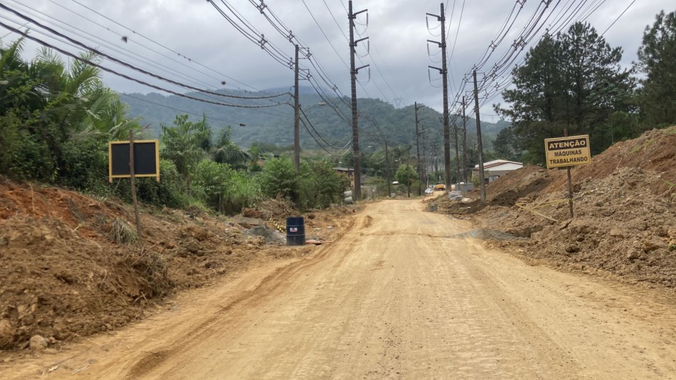 Obra de pavimentação na Rua Erich Meyer impacta no trânsito da via nesta semana
