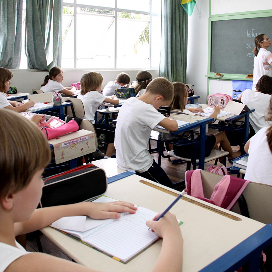 Chuva não prejudica andamento das aulas nesta sexta-feira