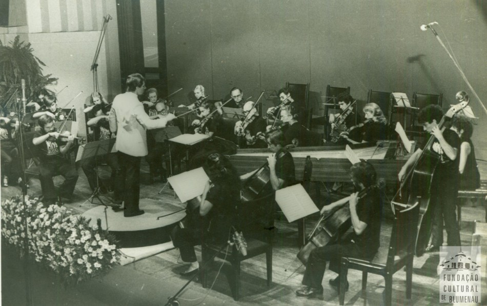 Memória Digital: Cidade tem Orquestra de Câmara
