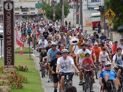 Passeio ciclístico movimenta a Vila de Páscoa