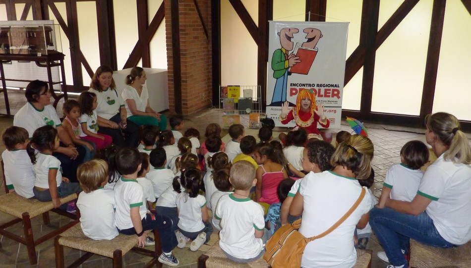 Crianças vibram com histórias do Sítio