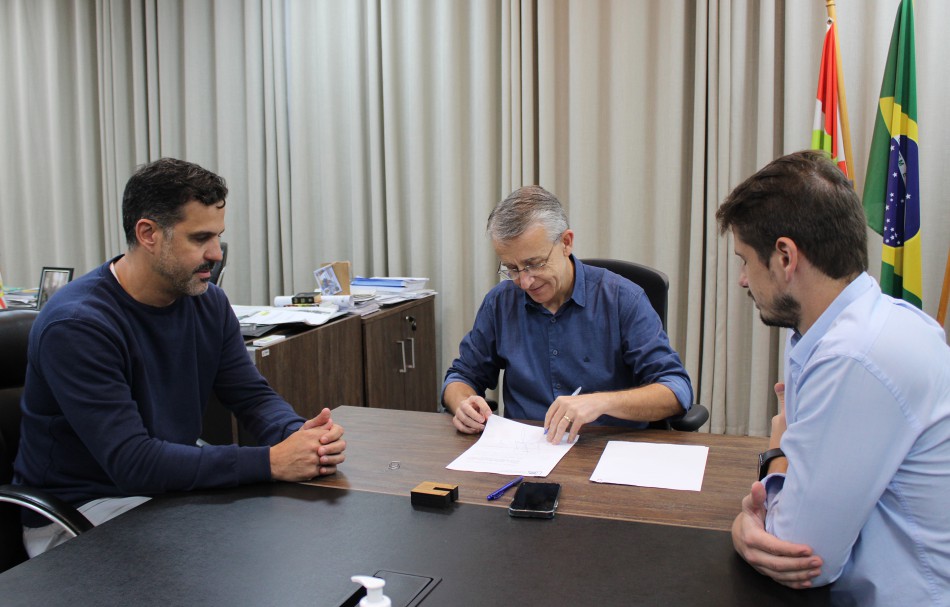 Prefeito anuncia mudança na Secretaria de Trânsito e Transportes