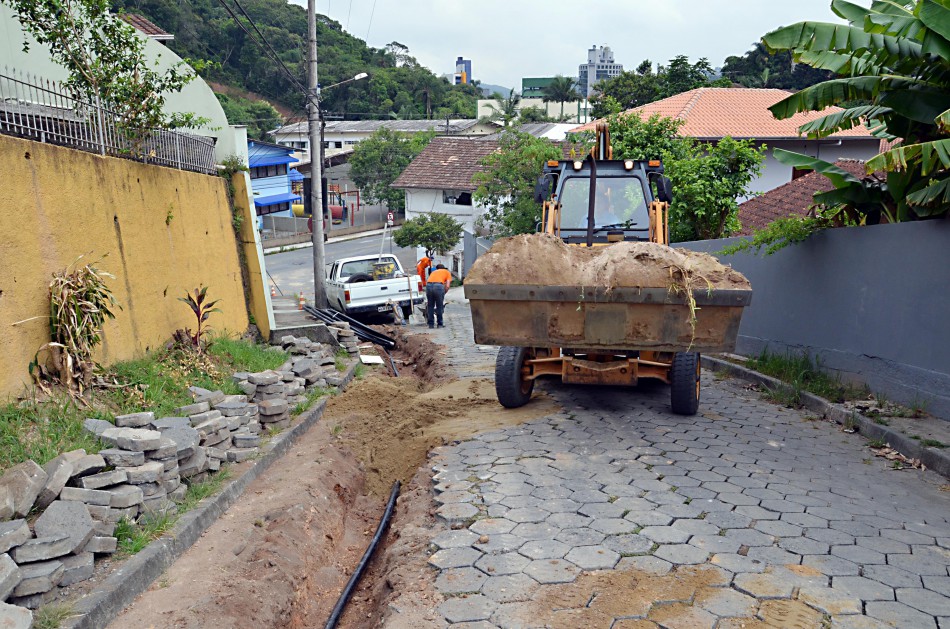 Samae faz melhorias na Rua Caçapava