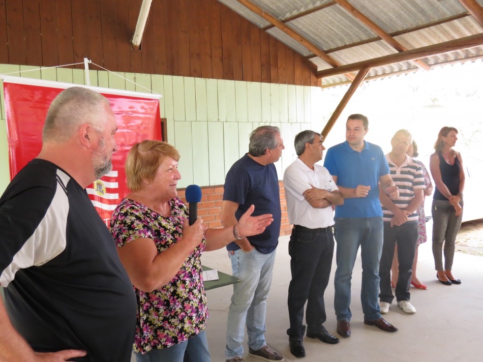 Rede de abastecimento de água é inaugurada na região da Vila Itoupava