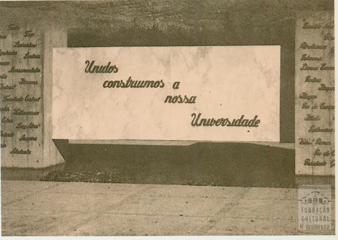 Memória Digital: Furb 50 anos - O vale se une pela criação da universidade