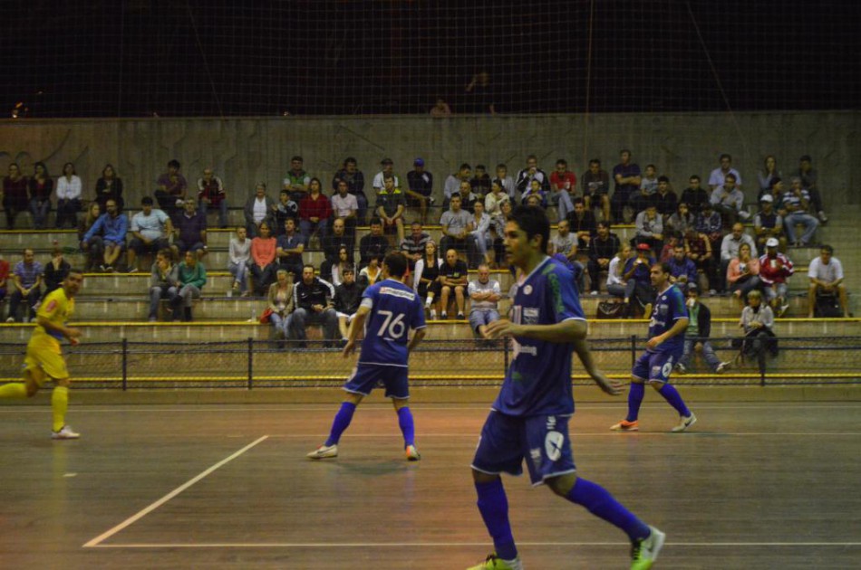 Futsal de Blumenau empata e segue na vice-liderança do Estadual