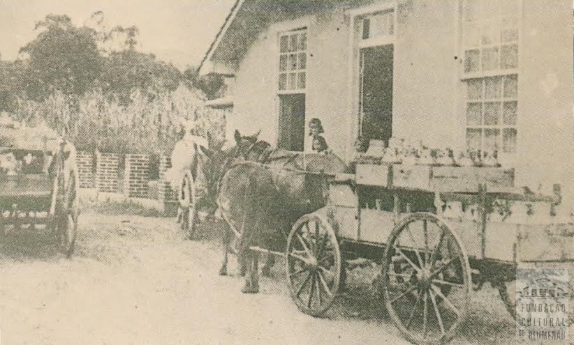 Memória Digital: Greve deixa porto e carroças parados