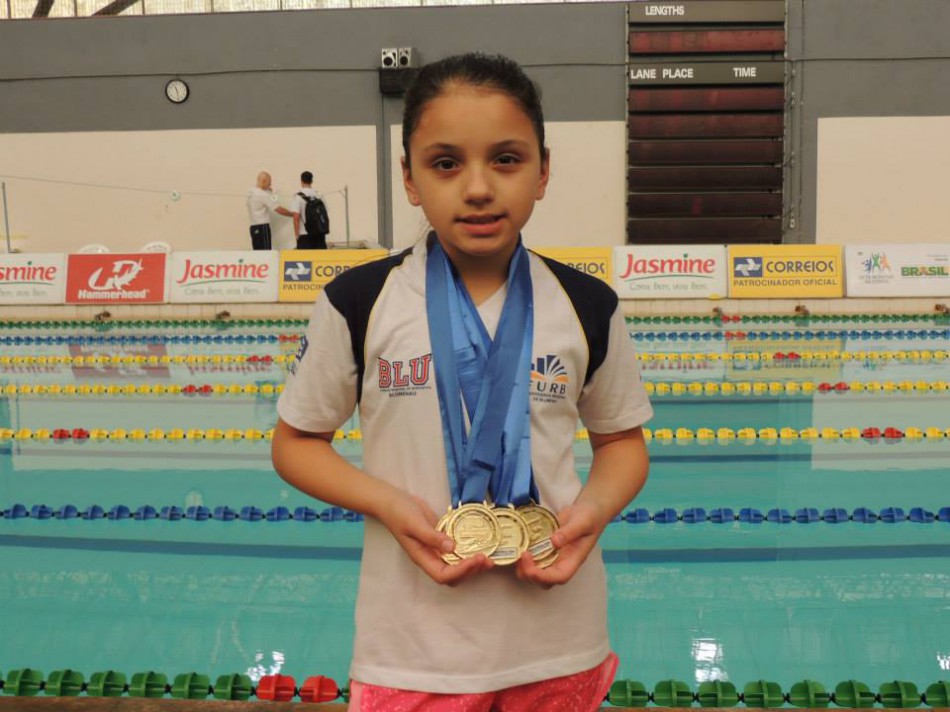 Natação de Blumenau conquista 16 medalhas em competição estadual