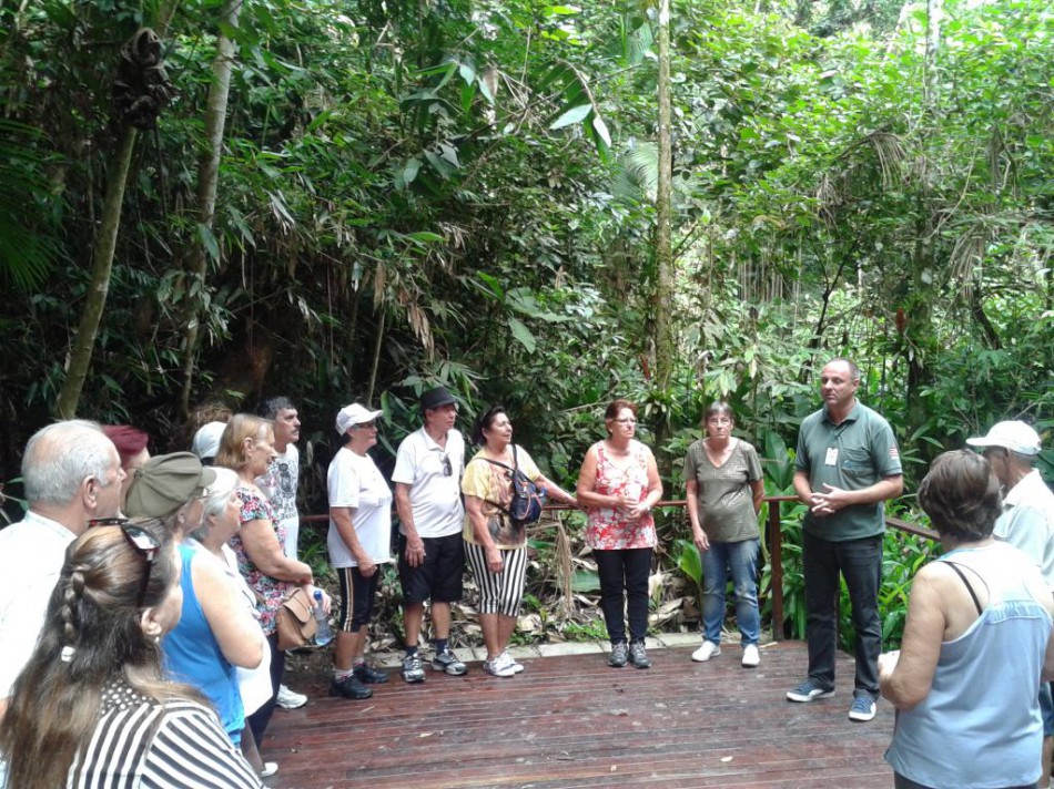 Faema acompanha visita de idosos no Parque São Francisco de Assis