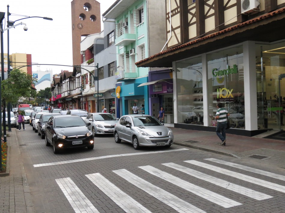 Seplan desativa semáforo da rua XV para diminuir congestionamentos