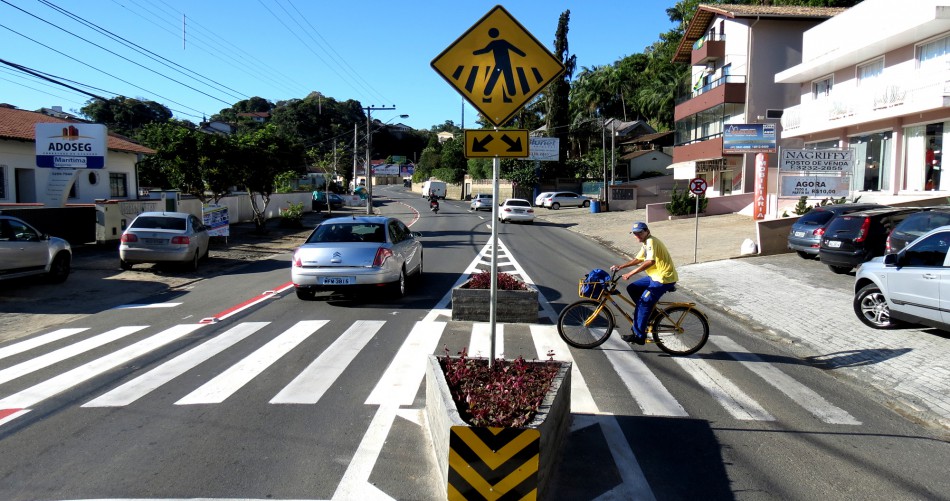 Intervenção na rua 25 de julho garante mais segurança para pedestres
