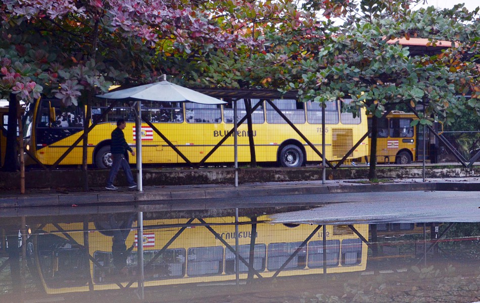 Cinco linhas estão prejudicadas no transporte coletivo de Blumenau