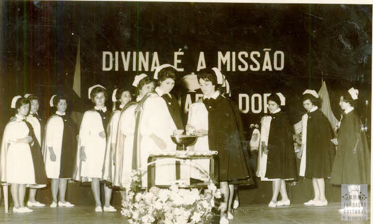 Memória Digital: Escola de Enfermagem