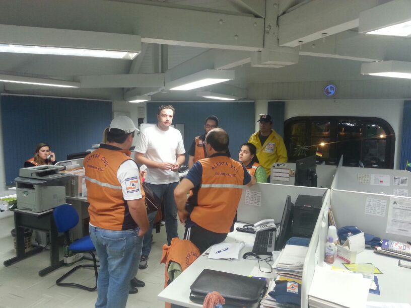 Defesa Civil de Blumenau em estado de alerta: rio deve chegar a 7m50cm