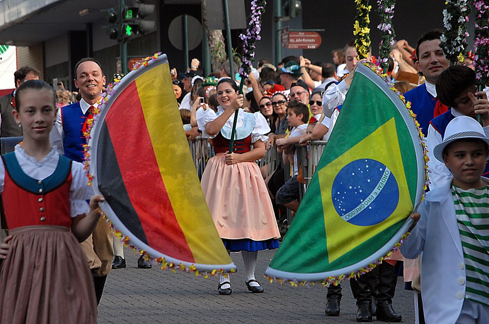 Blumenau prepara uma pequena Oktoberfest para a semifinal da Copa