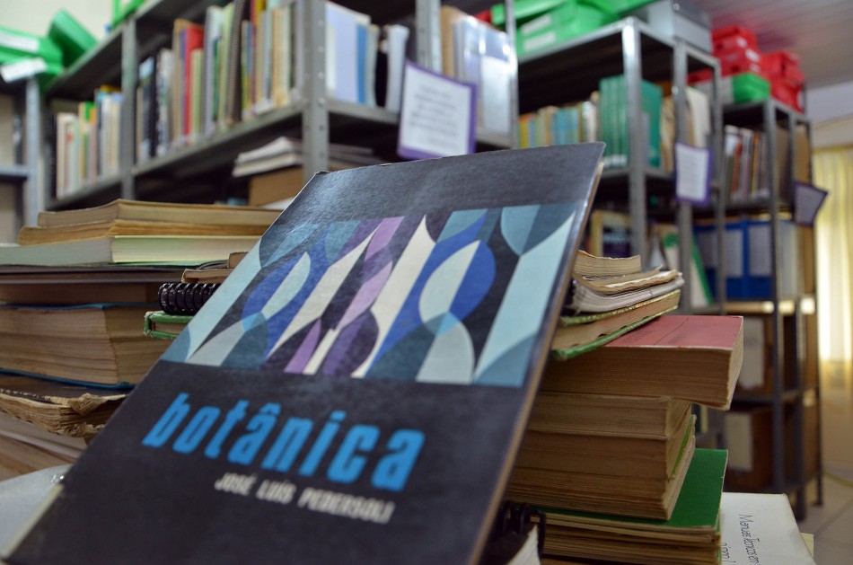 Biblioteca do Museu Fritz Müller passa por reorganização