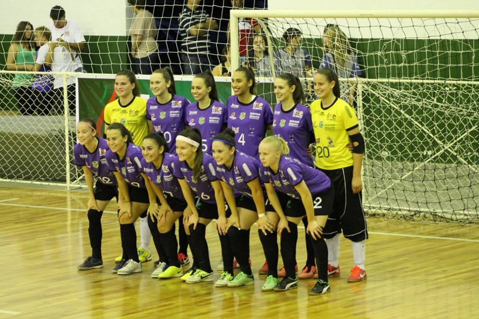 Futsal feminino de Blumenau estreia no Estadual 