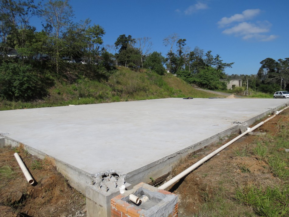 Escola Hella Altenburg contemplada com quadra poliesportiva
