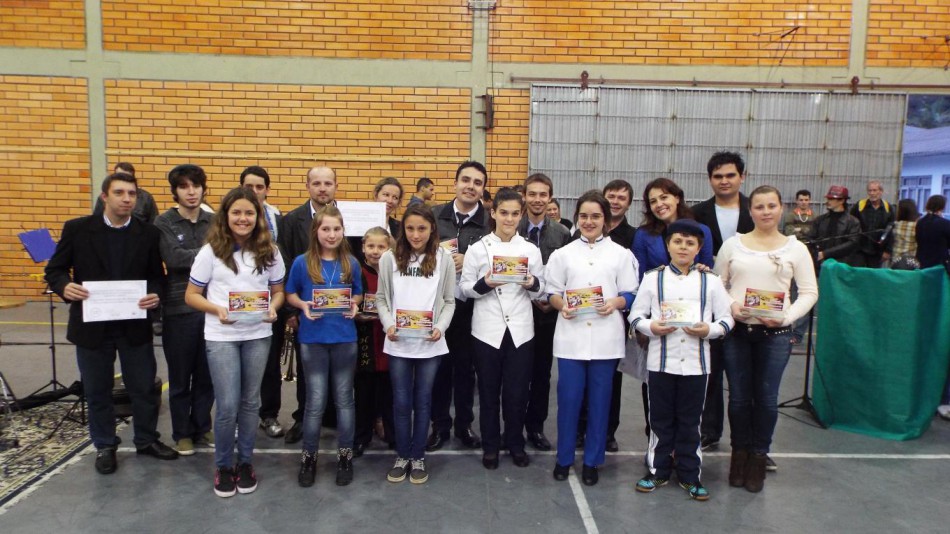 Escolas recebem premiação na I Mostra de Bandas e Fanfarras do Grande Garcia