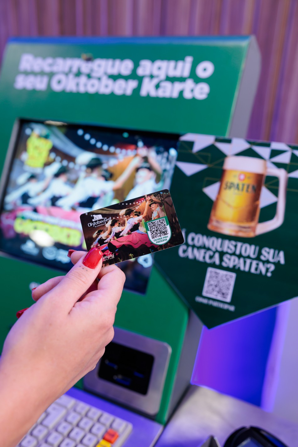 Saiba como resgatar valores do Oktober Karte, cartão para consumo de bebida e alimentação na Oktoberfest