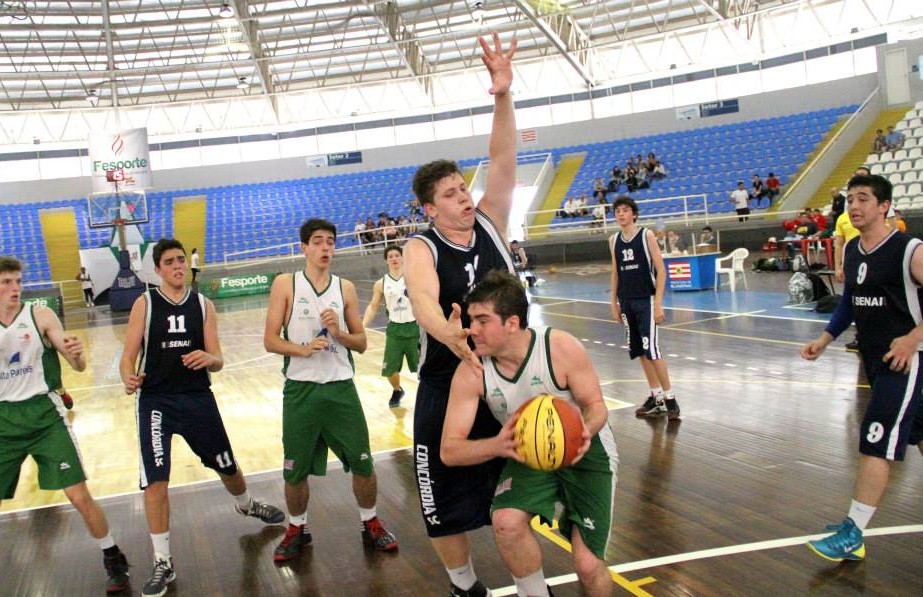 Blumenau inicia a disputa das modalidades coletivas dos Jesc 