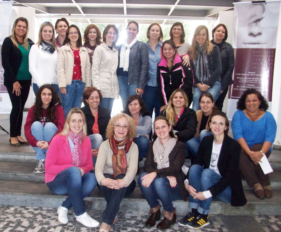Educadores participam de oficina de arte
