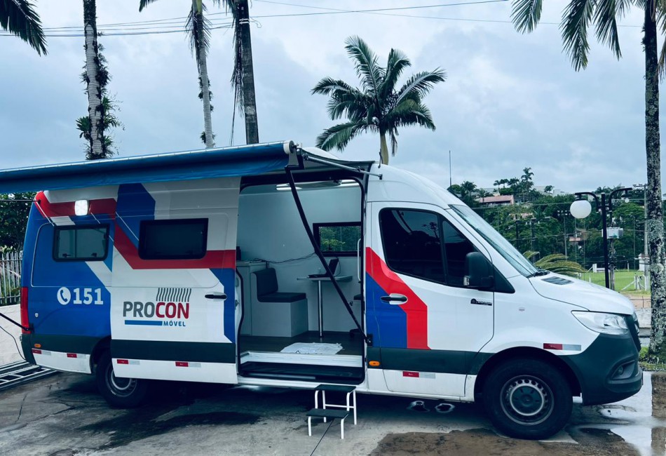 Procon Móvel atende quatro bairros da cidade em julho