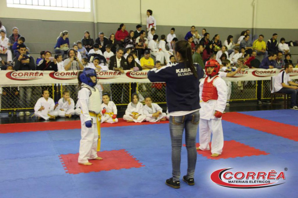 Copa Corrêa de Karatê destaca as categorias de base de Blumenau 