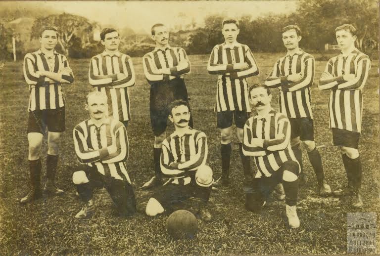 Memória Digital: Futebol uma mania nacional