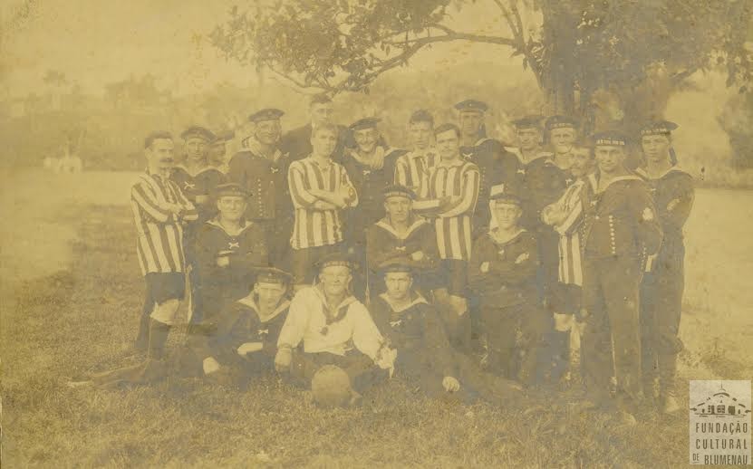 Memória Digital: futebol uma mania nacional