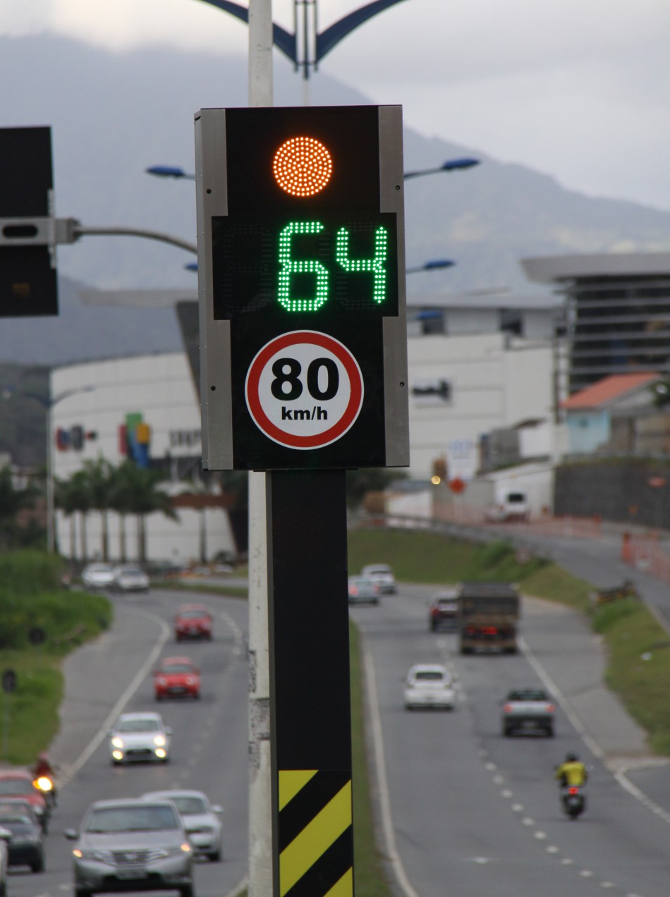 Fiscalização das lombadas eletrônicas inicia nesta sexta-feira