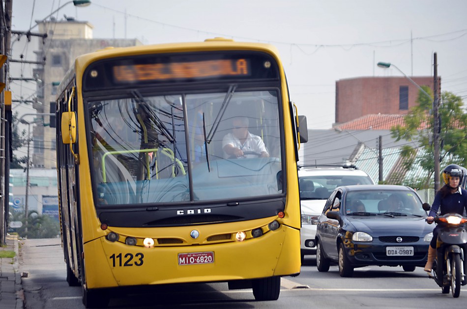 Transporte coletivo é reforçado para jogo de abertura da Copa do Mundo