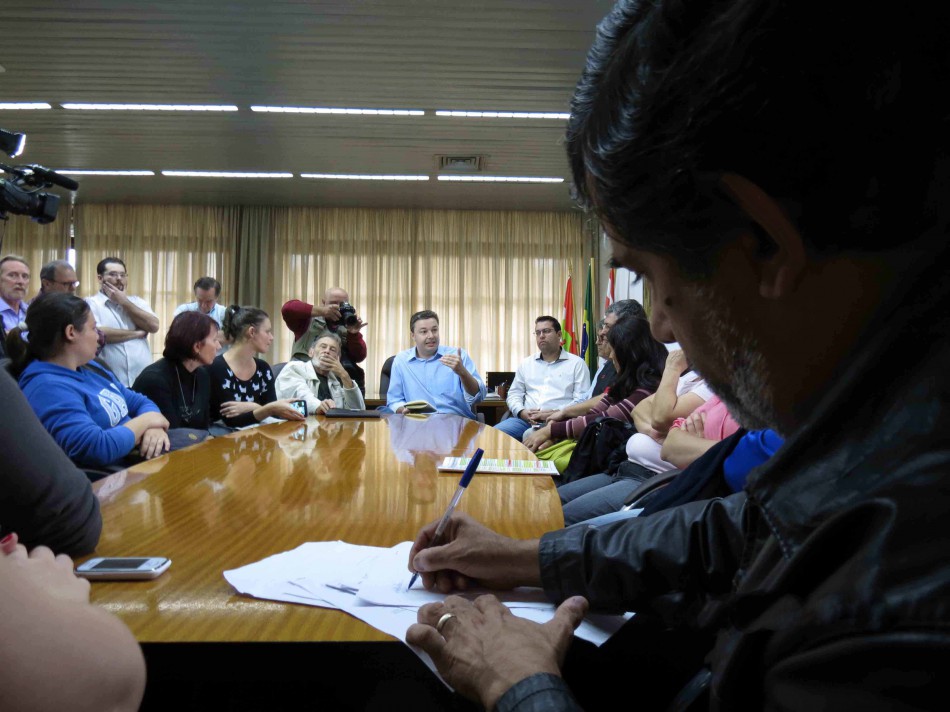 Greve: Prefeito recebe comissão de pais