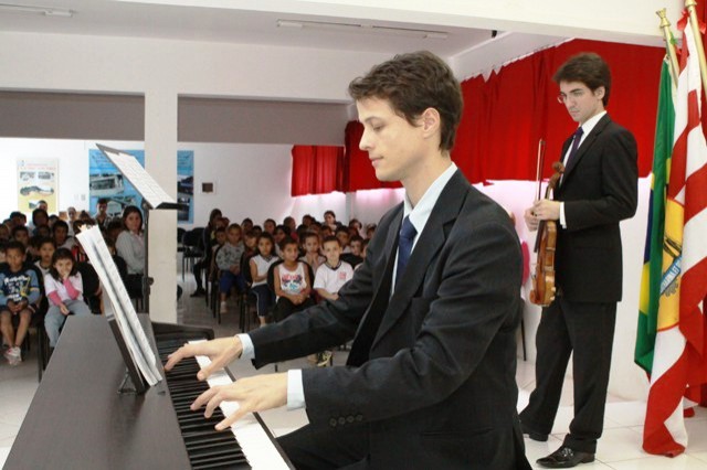 Música erudita beneficia comunidades carentes