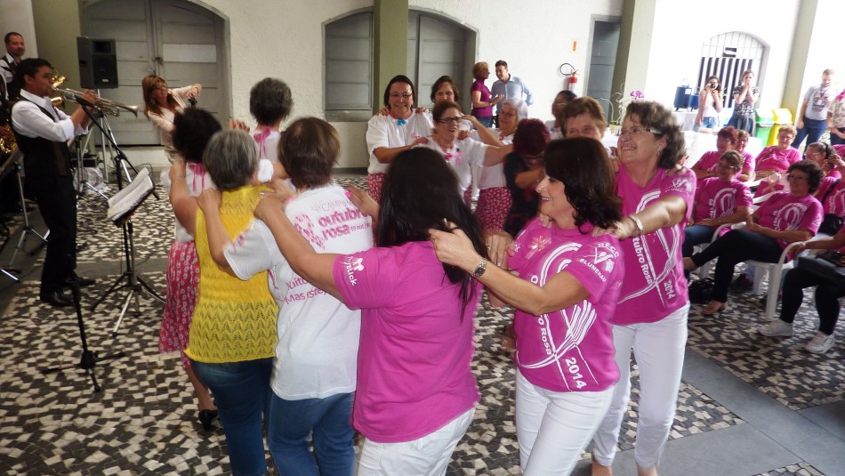 Mulheres festejam Outubro Rosa na Fundação Cultural