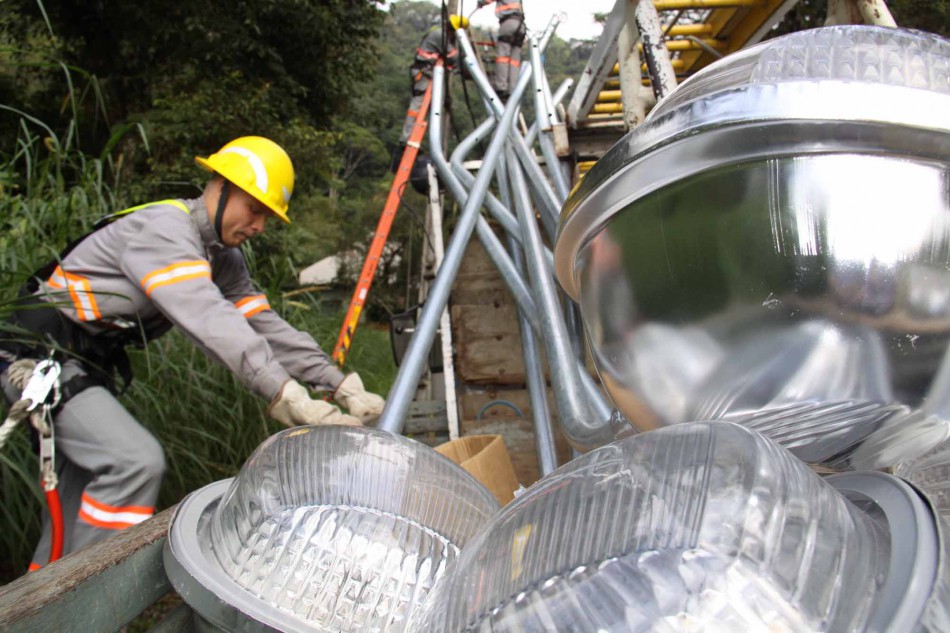 Sistema de iluminação da rua Gustavo Maier, no Progresso, é modernizado