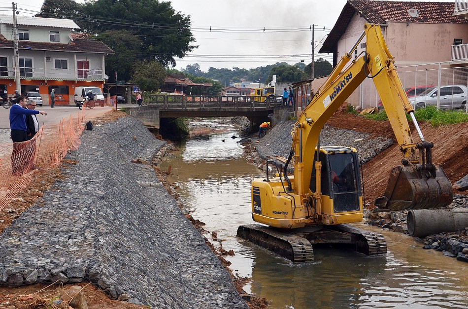 Prefeitura intensifica fiscalização de obras pela cidade