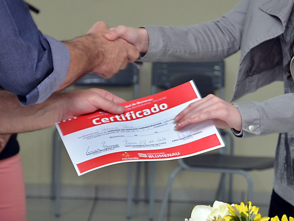 Prefeitura forma 154 alunos pelo Programa de Iniciação ao Trabalho