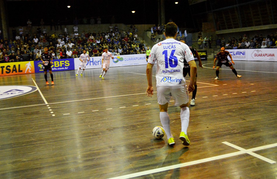Blumenau empata no término da primeira fase da Liga Futsal  