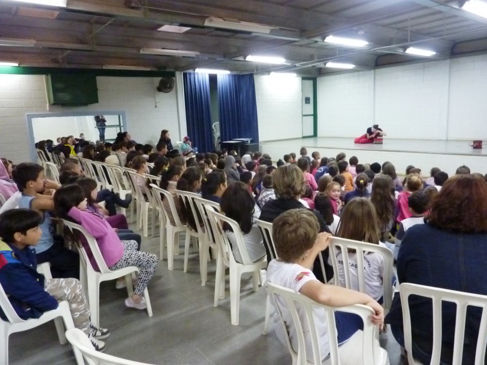 Duas peças encerram festival de teatro infantil