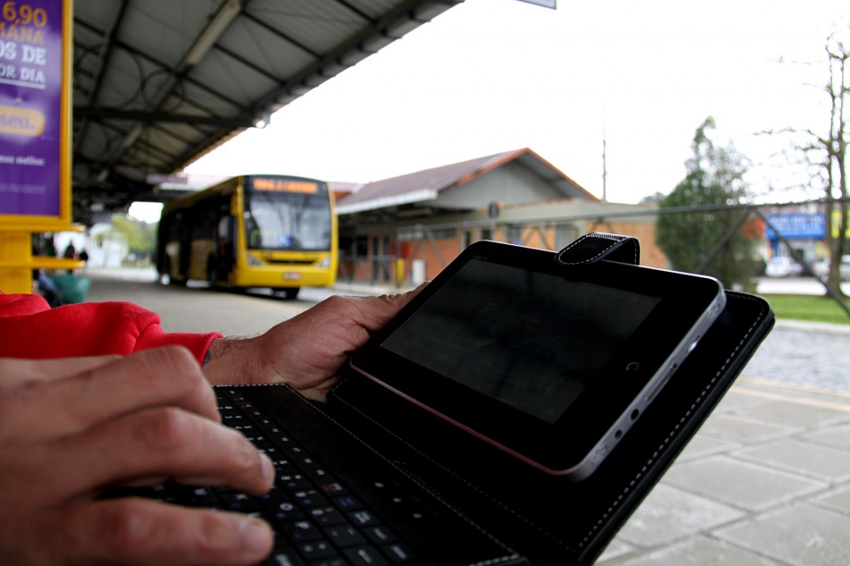 Conexão gratuita à internet é sucesso nos terminais de ônibus